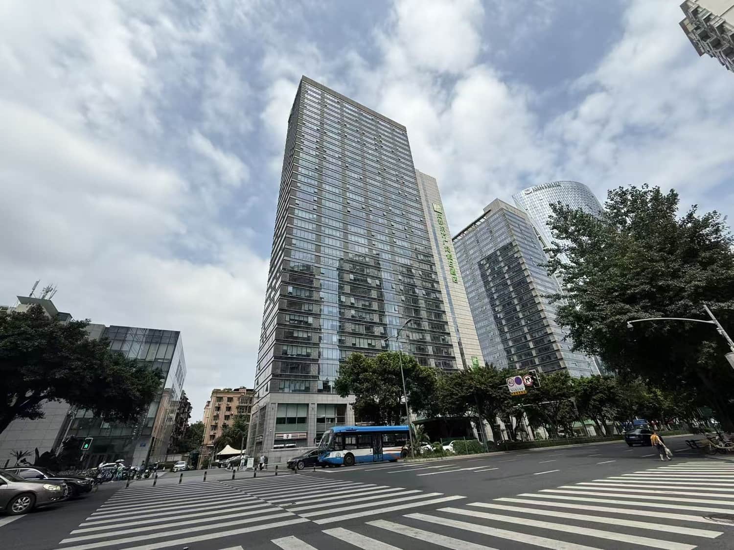 东方广场外观图